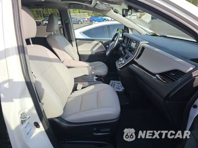 2020 Toyota Sienna Limited Premium 7-Passenger 119.3" WB - zdjęcie 8 z 37 - miniatura