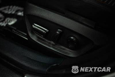 2020 Toyota Camry SE - zdjęcie 15 z 28 - miniatura