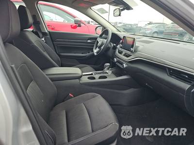 2025 Nissan Altima SV - zdjęcie 8 z 18 - miniatura