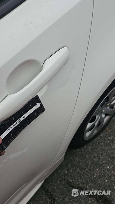 2021 Toyota Corolla LE Sedan - zdjęcie 3 z 9 - miniatura