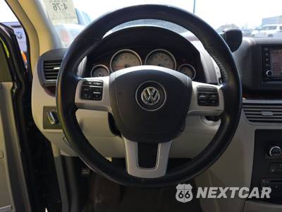 2014 Volkswagen Routan SEL Premium 121.2" WB - zdjęcie 10 z 19 - miniatura