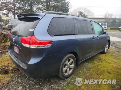 2014 Toyota Sienna LE 8-Passenger 119.3" WB - zdjęcie 3 z 20 - miniatura