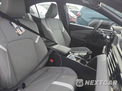 2026 Toyota Camry SE - zdjęcie 14 z 25 - miniatura