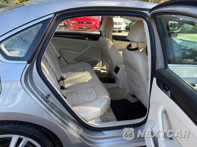 2014 Volkswagen Passat TDI SEL Premium - zdjęcie 17 z 30 - miniatura