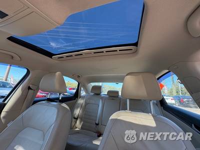 2014 Volkswagen Passat TDI SEL Premium - zdjęcie 24 z 30 - miniatura