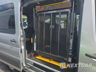 2018 Ford Transit 150 Passenger Wagon XLT w/RH Sliding Door Medium Roof 129.9" WB - zdjęcie 26 z 27 - miniatura