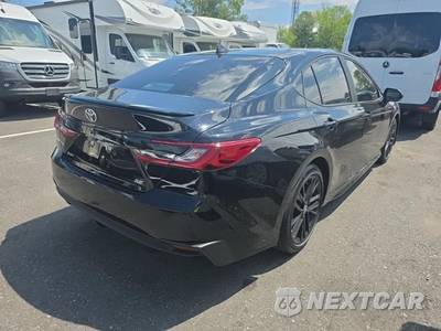 2025 Toyota Camry SE - zdjęcie 4 z 24 - miniatura