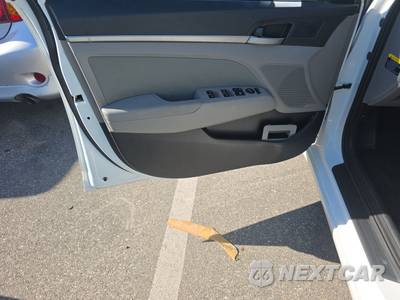 2017 Hyundai Elantra SE Sedan - zdjęcie 9 z 21 - miniatura