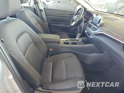 2026 Nissan Altima SV - zdjęcie 8 z 18 - miniatura
