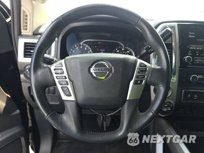 2021 Nissan TITAN SV Crew Cab Short Bed - zdjęcie 10 z 32 - miniatura