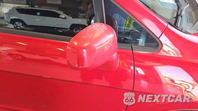 2011 Nissan Versa 1.8 SL Hatchback - zdjęcie 30 z 43 - miniatura