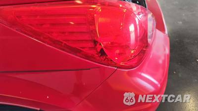 2011 Nissan Versa 1.8 SL Hatchback - zdjęcie 27 z 43 - miniatura