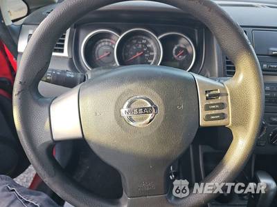 2011 Nissan Versa 1.8 SL Hatchback - zdjęcie 10 z 43 - miniatura