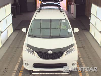 2017 Toyota Sienna SE Premium 8-Passenger 119.3" WB - zdjęcie 2 z 32 - miniatura