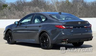 2026 Toyota Camry SE - zdjęcie 38 z 39 - miniatura