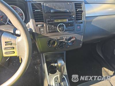2011 Nissan Versa 1.8 S Hatchback - zdjęcie 11 z 18 - miniatura