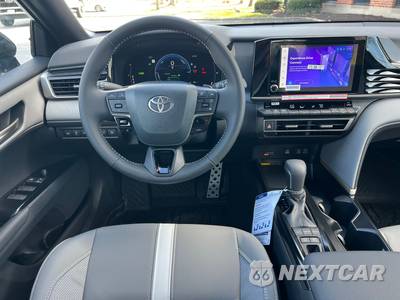2026 Toyota Camry SE - zdjęcie 17 z 39 - miniatura