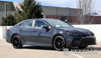 2026 Toyota Camry SE - zdjęcie 9 z 39 - miniatura