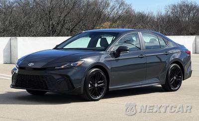 2026 Toyota Camry SE - zdjęcie 11 z 39 - miniatura