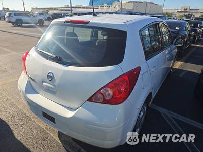 2011 Nissan Versa 1.8 S Hatchback - zdjęcie 4 z 18 - miniatura