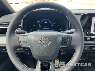 2026 Toyota Camry SE - zdjęcie 18 z 39 - miniatura