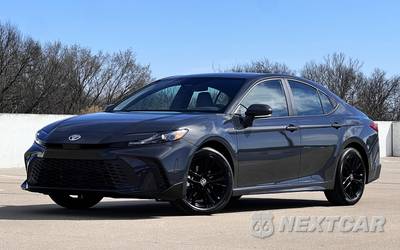 2026 Toyota Camry SE - zdjęcie 3 z 39 - miniatura