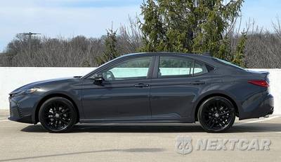 2026 Toyota Camry SE - zdjęcie 4 z 39 - miniatura