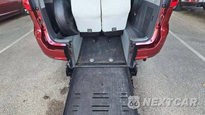 2017 Toyota Sienna L 7-Passenger 119.3" WB - zdjęcie 44 z 44 - miniatura
