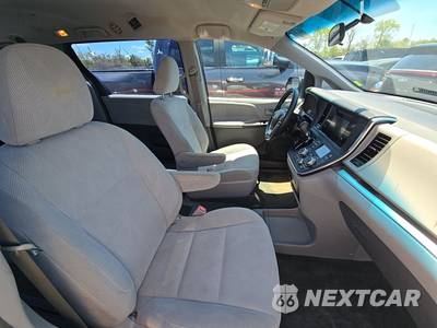2017 Toyota Sienna L 7-Passenger 119.3" WB - zdjęcie 14 z 44 - miniatura