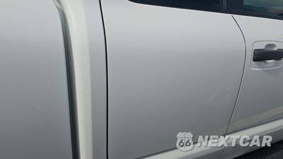 2021 Nissan TITAN S Extended Cab Medium Bed w/Rear Doors - zdjęcie 12 z 15 - miniatura