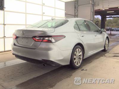 2022 Toyota Camry LE - zdjęcie 4 z 47 - miniatura