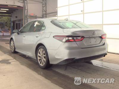 2022 Toyota Camry LE - zdjęcie 6 z 47 - miniatura