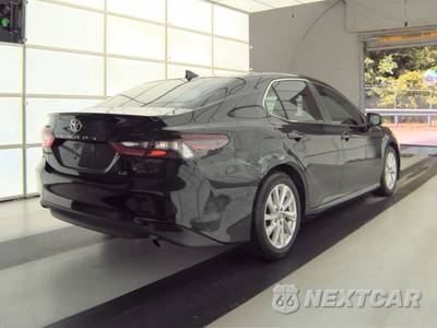 2022 Toyota Camry LE - zdjęcie 4 z 31 - miniatura