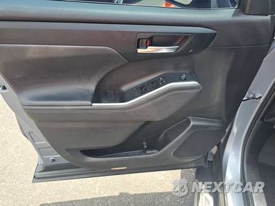 2023 Toyota Highlander XLE - zdjęcie 9 z 20 - miniatura