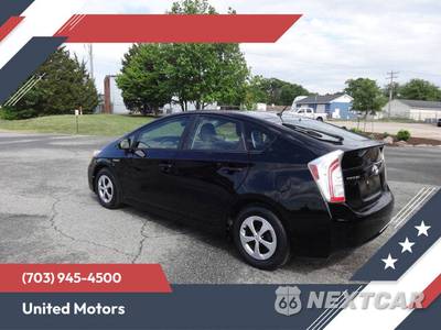 2015 Toyota Prius Two - zdjęcie 1 z 33 - miniatura