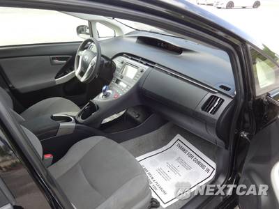 2015 Toyota Prius Two - zdjęcie 32 z 33 - miniatura