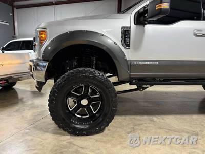 2019 Ford Super Duty F-250 Lariat Crew Cab Medium Bed - zdjęcie 2 z 34 - miniatura
