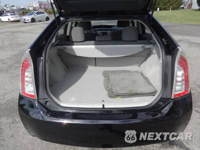 2015 Toyota Prius Two - zdjęcie 23 z 33 - miniatura