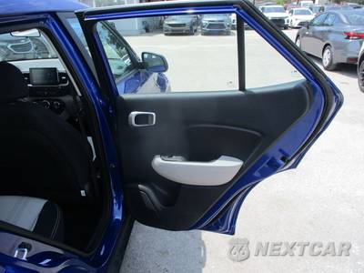 2025 Hyundai Venue SEL - zdjęcie 11 z 23 - miniatura