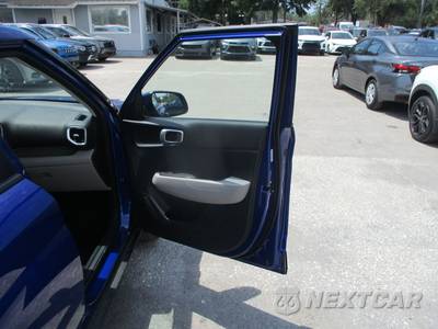 2025 Hyundai Venue SEL - zdjęcie 12 z 23 - miniatura