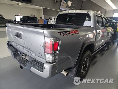 2020 Toyota Tacoma TRD Off-Road Crew Cab Medium Bed - zdjęcie 4 z 20 - miniatura