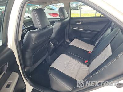 2014 Toyota Camry SE - zdjęcie 13 z 18 - miniatura