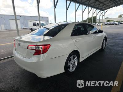 2014 Toyota Camry SE - zdjęcie 4 z 18 - miniatura
