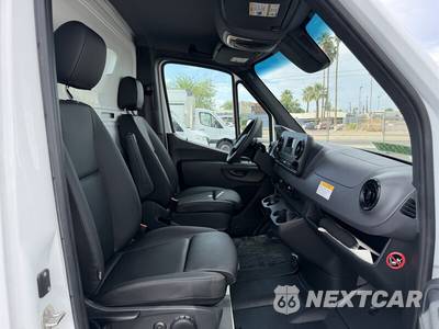 2023 Mercedes-Benz Sprinter 3500XD Cab Chassis DRW - zdjęcie 12 z 14 - miniatura