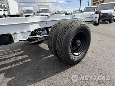 2023 Mercedes-Benz Sprinter 3500XD Cab Chassis DRW - zdjęcie 9 z 14 - miniatura
