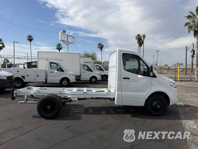 2023 Mercedes-Benz Sprinter 3500XD Cab Chassis DRW - zdjęcie 2 z 14 - miniatura