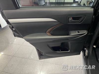 2015 Toyota Highlander LE Plus - zdjęcie 31 z 49 - miniatura