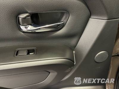 2023 Nissan TITAN PRO-4X Crew Cab Short Bed - zdjęcie 33 z 54 - miniatura