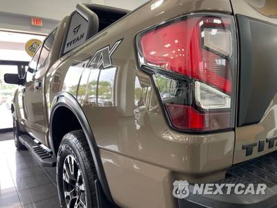 2023 Nissan TITAN PRO-4X Crew Cab Short Bed - zdjęcie 15 z 54 - miniatura