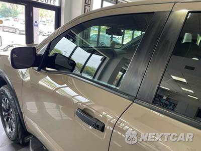 2023 Nissan TITAN PRO-4X Crew Cab Short Bed - zdjęcie 14 z 54 - miniatura